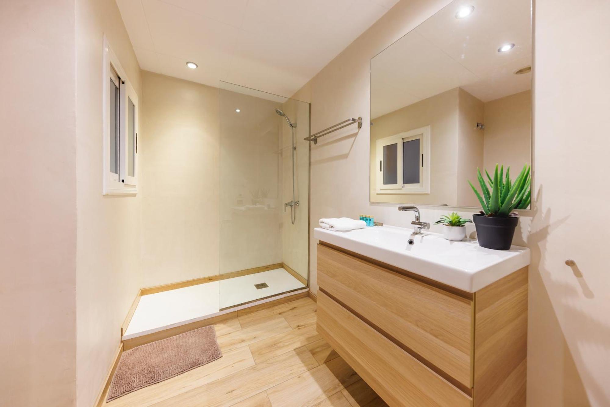 Bravissimo Apartaments Mora 4 지로나 외부 사진
