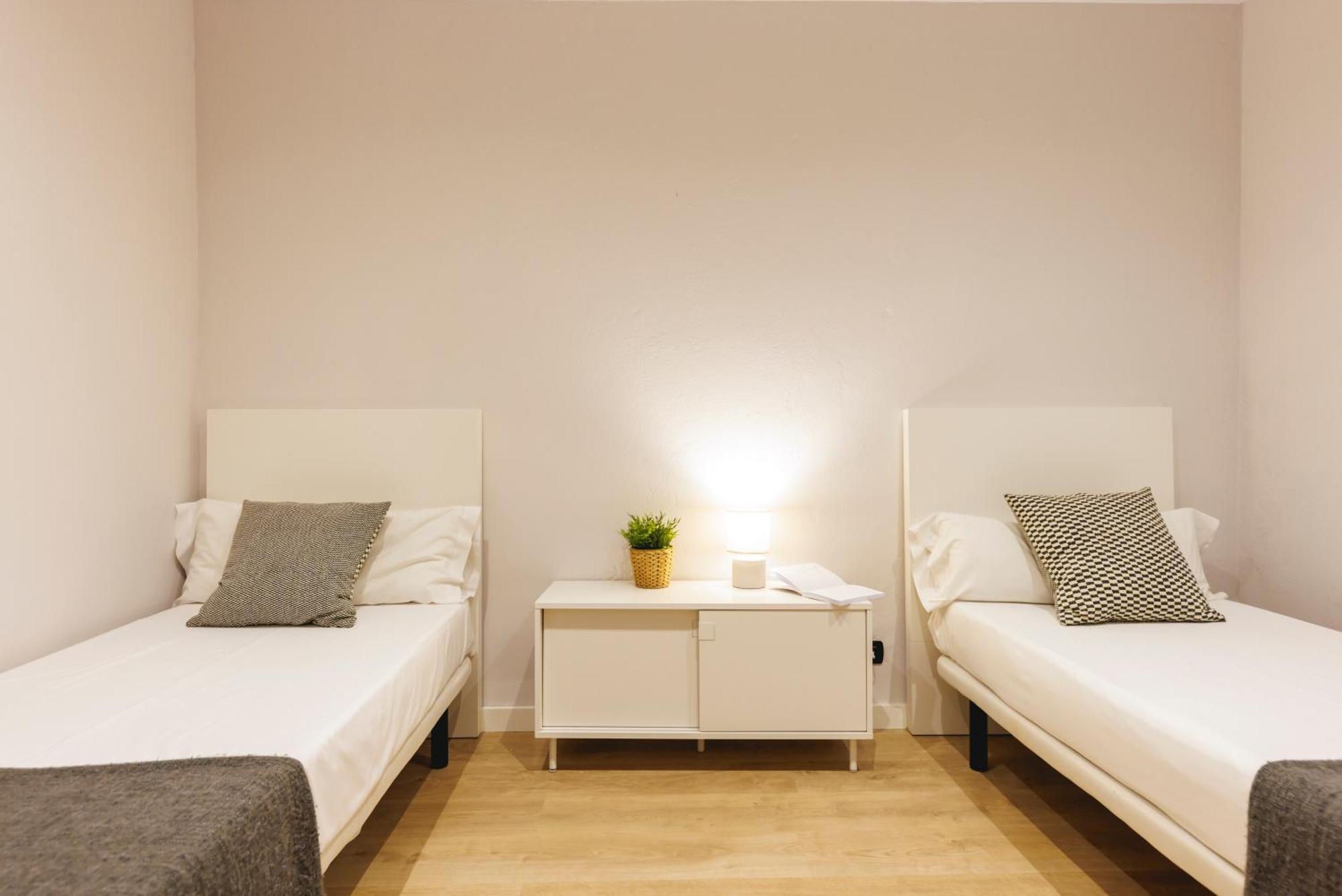 Bravissimo Apartaments Mora 4 지로나 외부 사진